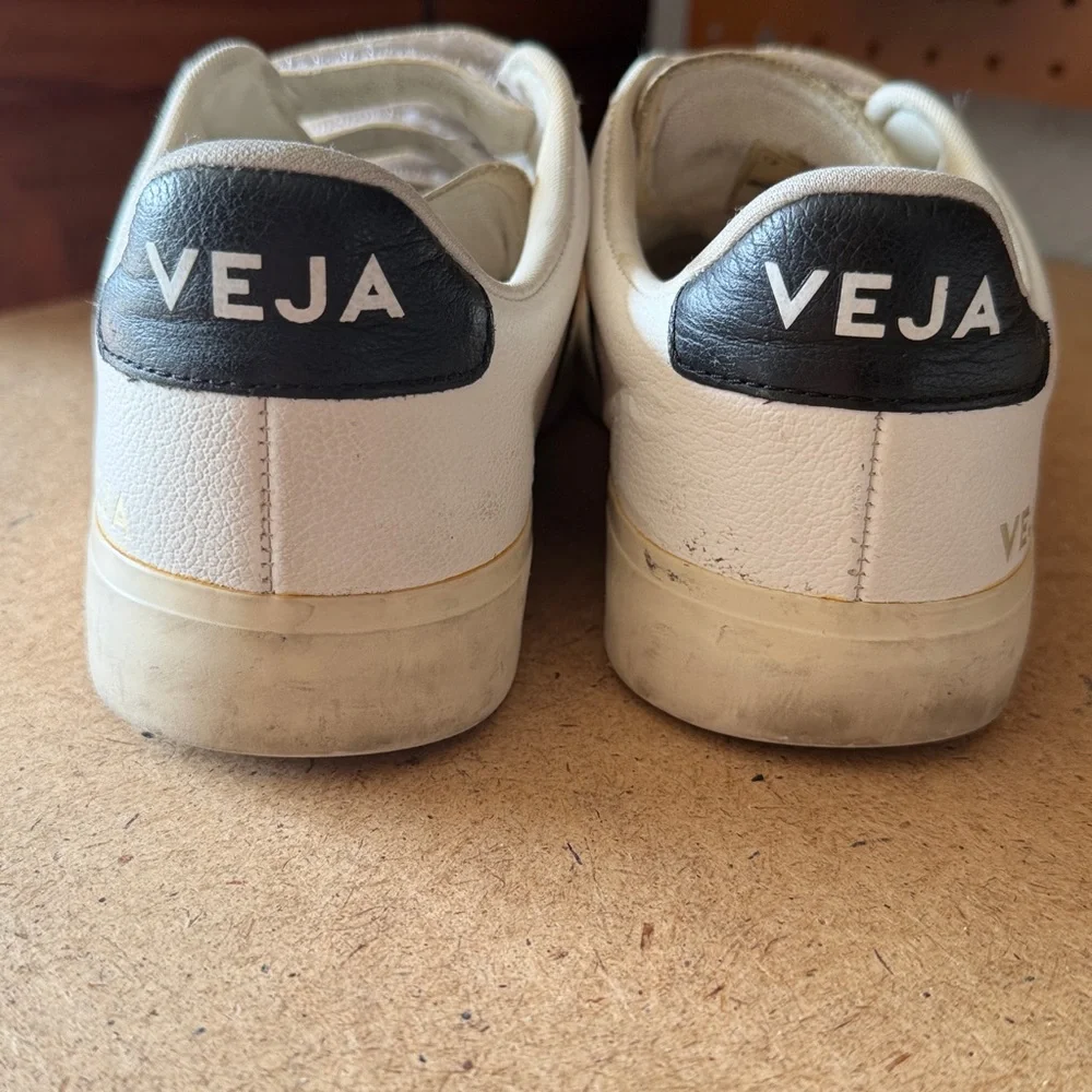 Veja Logo Sneaker - Picture 3 of 4